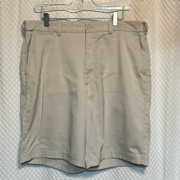 CYPRESS CLUB Shorts - Picture 1 of 4